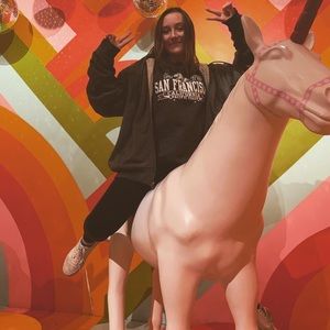 Meet your Posher, Eva